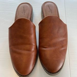 8.5 Universal Thread, brown leather mules